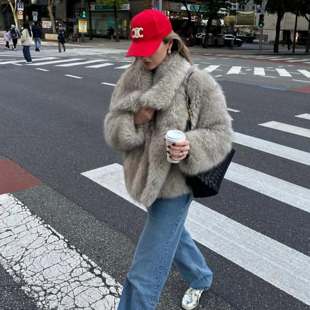 Fluffy Jacket for Women – Cozy Cropped Fleece Outerwear for Winter
