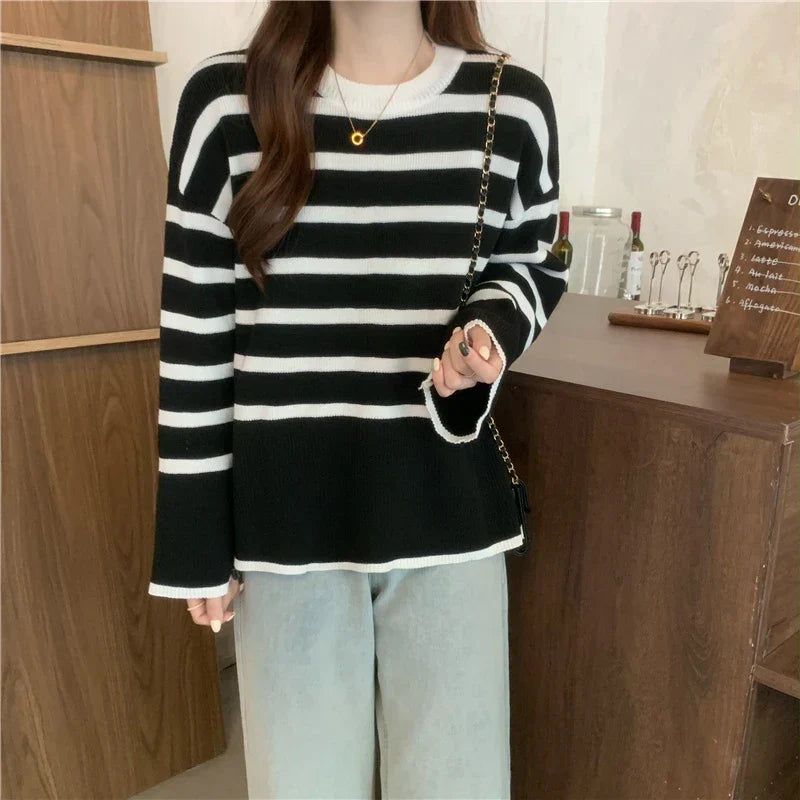 Women's Knit Jumper – Playful Striped Sweater for Casual Wear Black One Size
