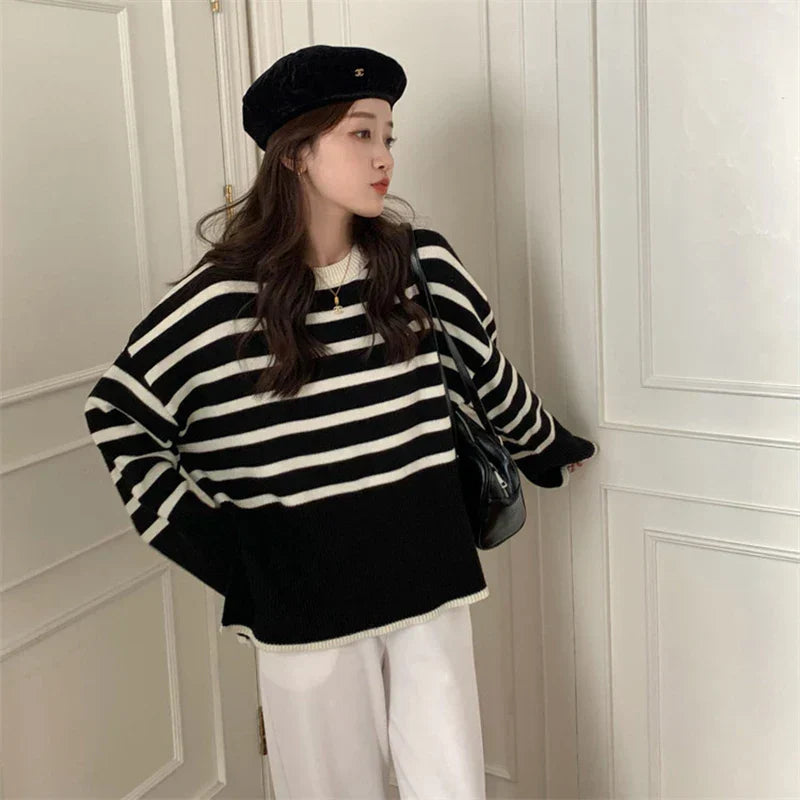 Women's Knit Jumper – Playful Striped Sweater for Casual Wear