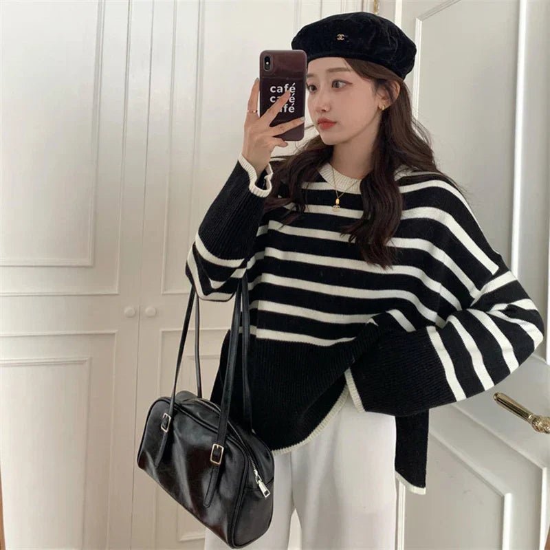 Women's Knit Jumper – Playful Striped Sweater for Casual Wear