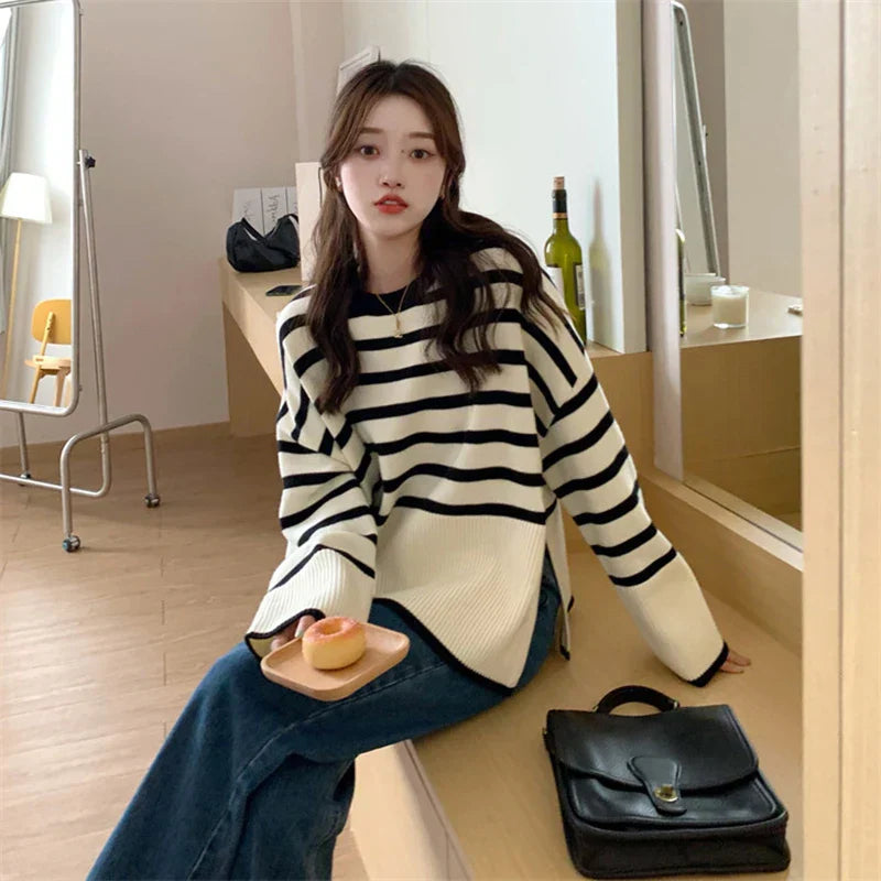 Women's Knit Jumper – Playful Striped Sweater for Casual Wear