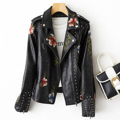 Retro Jacket Women – Vintage Style Outerwear with Pockets and Warm Fabric Black